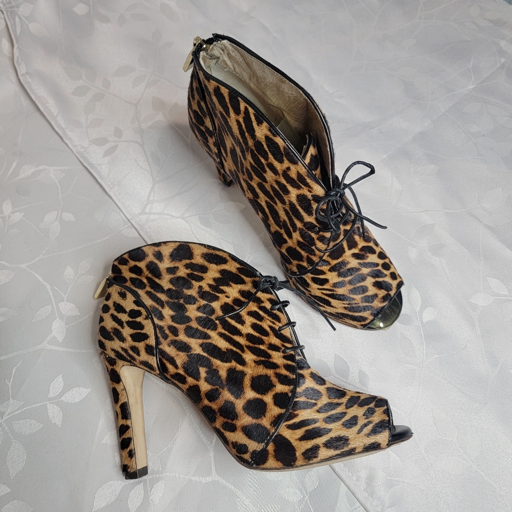 Louise Et Cie Lo Vernonia Leopard Print‎ Leather Peep Toe Heeled Ankle Booties